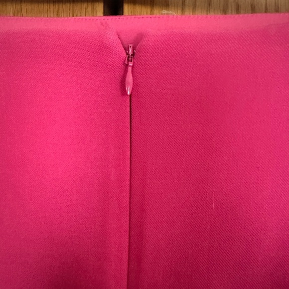 Express fitted‎ bright pink pencil skirt. - Picture 7 of 8